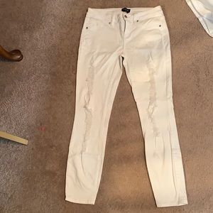 Women’s Bebe White Jeans Size 29